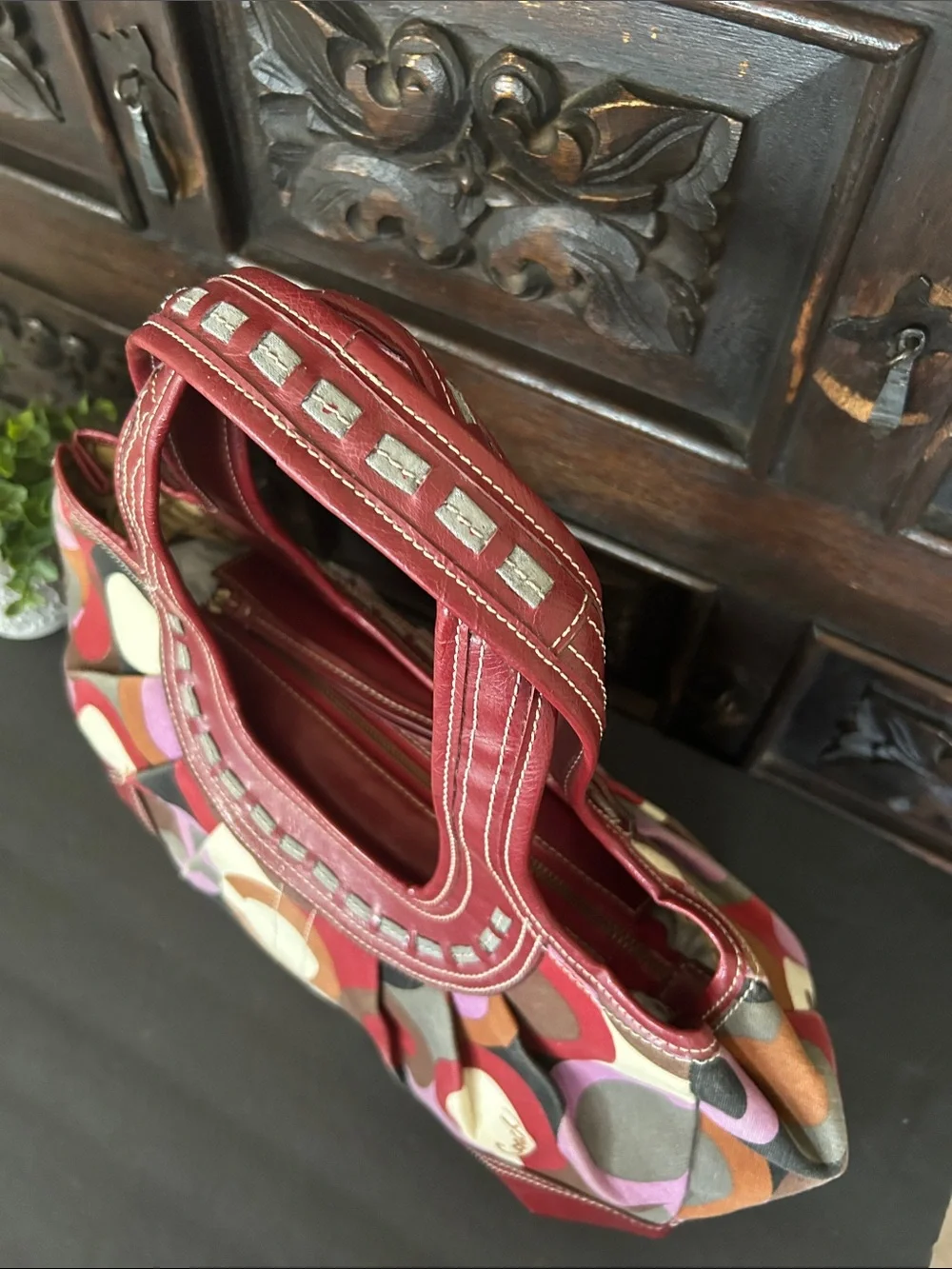 Beautiful Red Leather-Trim Multicolor Circle Print Shoulder Bag